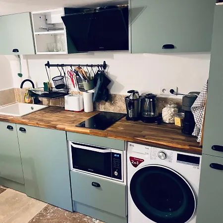 Triplex De Saint-paul Free Public Parking Apartment