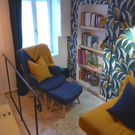 Triplex De Saint-paul Free Public Parking Apartment